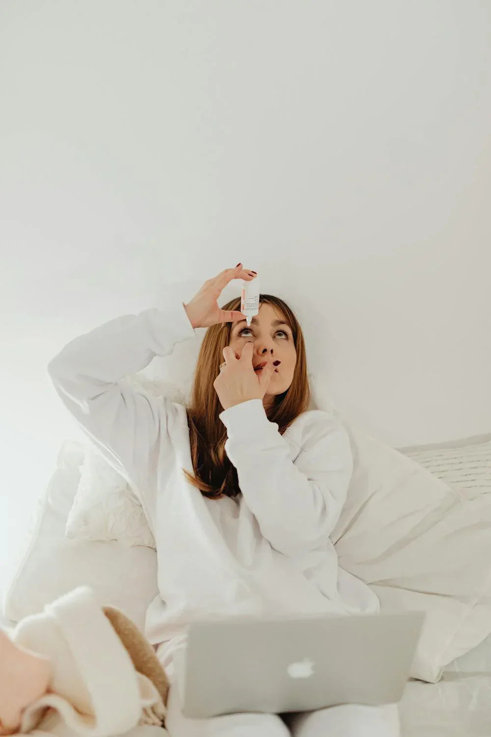 Say Goodbye to Dry Eyes: The Hydrating Power of Hyaluronic Acid